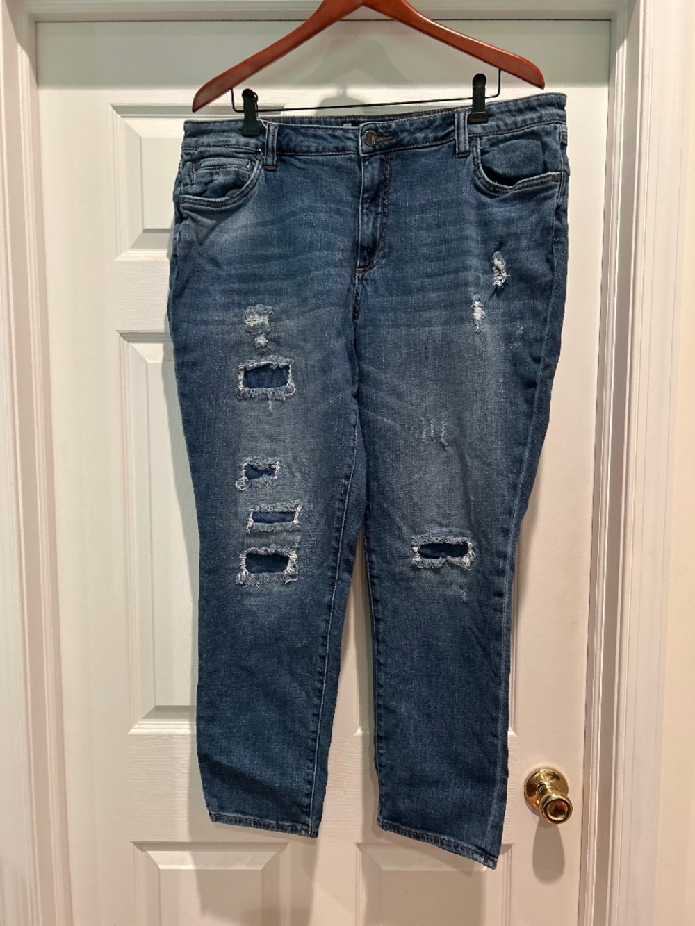 Kut from the Kloth Women's 16W Blue Denim Distressed  Crop 28 Inseam